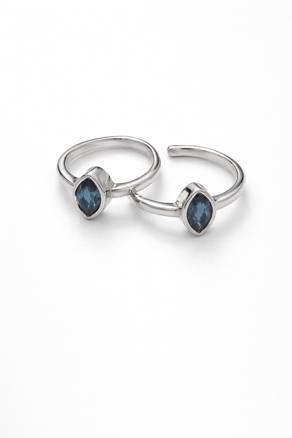 Elegant Blue Stone Silver Toe Ring for Minimal Chic Style